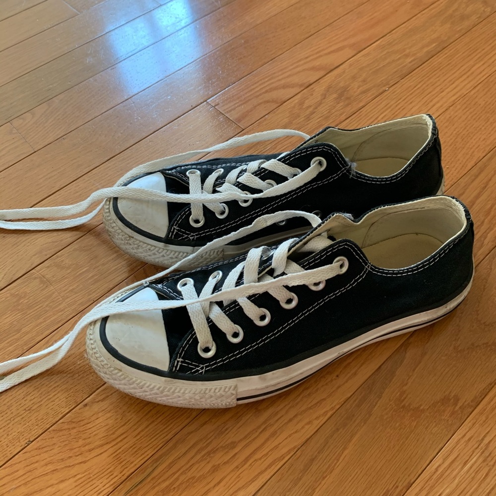 Low top black Converse!